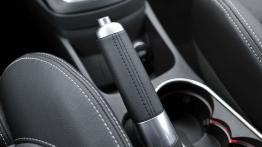 Ford Fiesta ST2 1.6 EcoBoost - galeria redakcyjna - hamulec ręczny