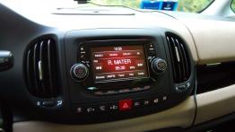 Fiat 500L Living 1.6 MultiJet II 105KM - galeria redakcyjna - radio/cd/panel lcd