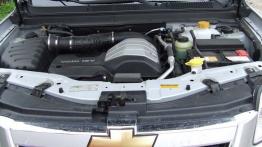 Chevrolet Captiva - galeria redakcyjna - maska otwarta