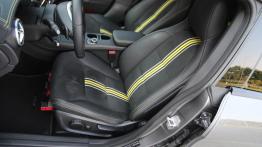 Mercedes CLA Coupe 200 156KM - galeria redakcyjna - fotel kierowcy, widok z przodu