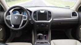 Lancia Thema II Sedan 3.6 V6 286KM - galeria redakcyjna - pełny panel przedni