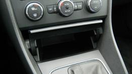 Seat Leon III Hatchback 1.6 TDI CR - galeria redakcyjna - panel sterowania wentylacją i nawiewem