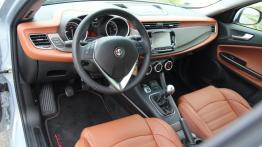 Alfa Romeo Giulietta 1.4 TB 170KM - galeria redakcyjna - pełny panel przedni