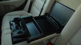 Volvo V70 III Facelifting 2.0 D4 - galeria redakcyjna - uchwyty na kubki z tyłu