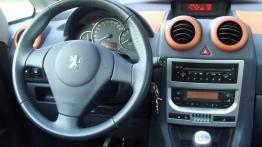 Peugeot 1007 1.4 - kokpit