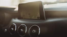 Kia Stinger GT 3.3 T-GDI 366 KM - galeria redakcyjna - inny element panelu przedniego