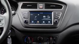 Hyundai i20 1.2 MPI 84 KM - galeria redakcyjna - widok ogólny wn?trza z przodu