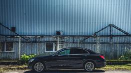 Mercedes Klasa C 200 1.5 184 KM - galeria redakcyjna - lewy bok