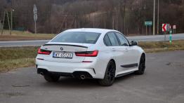 BMW Seria 3 2.0 320d 190 KM - galeria redakcyjna - widok z tyłu