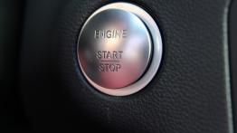 Mercedes B 250 4MATIC Facelifting - galeria redakcyjna - przycisk do uruchamiania silnika