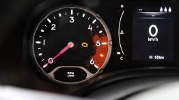 Jeep Renegade - galeria redakcyjna - obrotomierz