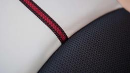 Mazda 2 1.5 Sky-G i-ELOOP - galeria redakcyjna - fotel kierowcy, widok z przodu