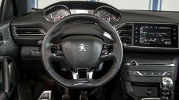 Peugeot 308 GT 1.6 e-THP 205 KM - galeria redakcyjna - kokpit