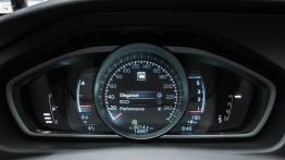 Volvo V40 II Ocean Race 1.6 D2 115 KM - galeria redakcyjna - zestaw wskaźników