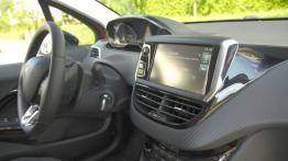 Peugeot 208 5d Facelifting 1.2 PureTech 110 KM - galeria redakcyjna - kokpit