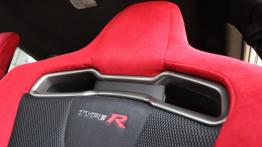 Honda Civic IX Type R 2.0 Turbo 310KM - galeria redakcyjna - zagłówek na fotelu kierowcy, przód