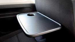 Volkswagen Caddy IV Kombi - galeria redakcyjna - stolik w oparciu fotela kierowcy