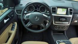Mercedes Klasa M W166 350 BlueTEC 4MATIC 258KM - galeria redakcyjna - kokpit