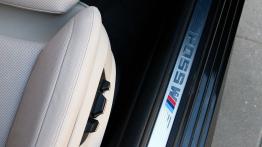 BMW Seria 5 F10-F11 Limuzyna M550d xDrive 381KM - galeria redakcyjna - listwa progowa