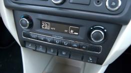 Skoda Rapid Liftback 1.6 TDI 105KM - galeria redakcyjna - panel sterowania wentylacją i nawiewem