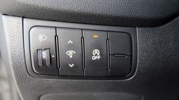 Kia ceed II Kombi 1.4 CRDi 90KM - galeria redakcyjna - panel sterowania pod kierownicą