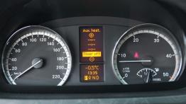 Mercedes Viano Facelifting 3.0 CDI - galeria redakcyjna - zestaw wskaźników