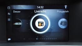 Volvo V60 Facelifting 2.4 D5 215KM - galeria redakcyjna - ekran systemu multimedialnego