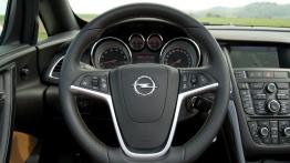 Opel Cascada 1.6 SIDI Turbo 170KM - galeria redakcyjna - kierownica