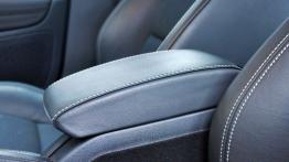 Skoda Octavia RS wewnątrz - podłokietnik przedni