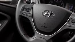 Hyundai i20 1.2 MPI 84 KM - galeria redakcyjna - kierownica