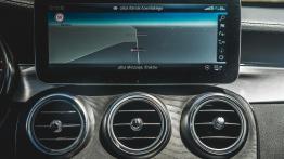Mercedes Klasa C 200 1.5 184 KM - galeria redakcyjna - inny element panelu przedniego