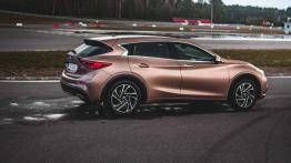 Infiniti Q30 Cup - galeria redakcyjna - prawy bok
