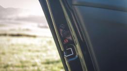 DS4 1955 1.2 PureTech 131 KM - galeria redakcyjna - inny element wnętrza z tyłu