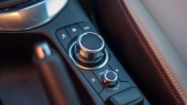 Mazda 2 1.5 Sky-G i-ELOOP - galeria redakcyjna - pokrętło do sterowania trybami jazdy