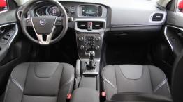 Volvo V40 1.6 T3 150KM - galeria redakcyjna - pełny panel przedni