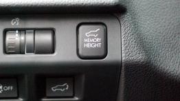 Subaru Forester IV Terenowy 2.0 XT 240KM - galeria redakcyjna - inny element panelu przedniego