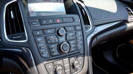 Opel Cascada 2.0 BiTurbo CDTI ecoFLEX 195KM - galeria redakcyjna - konsola środkowa