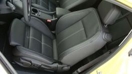 Opel Astra J GTC - galeria redakcyjna - fotel kierowcy, widok z przodu