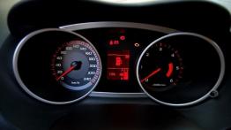 Citroen C-Crosser - galeria redakcyjna - zestaw wskaźników