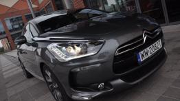 Citroen DS5 Hatchback 5d 2.0 HDi 163KM - galeria redakcyjna - widok z przodu