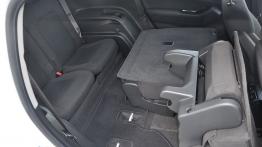 Chevrolet Orlando Minivan 2.0D 130KM - galeria redakcyjna - tylna kanapa złożona, widok z boku