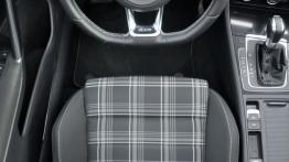 Volkswagen Golf VII GTD 5d 2.0 TDI-CR 184KM - galeria redakcyjna - kierownica