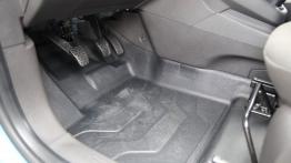 Ford Tourneo Courier 1.6 TDCi 95KM - galeria redakcyjna - wykończenie podłogi