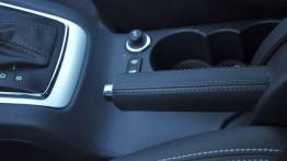 Skoda Octavia RS wewnątrz - hamulec ręczny