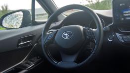 Toyota C-HR 1.2 Turbo 116 KM - galeria redakcyjna - kierownica