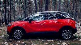 Opel Crossland X 1.2 Ecotec Turbo 110 KM - galeria redakcyjna - lewy bok