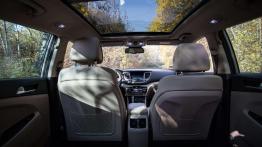 Hyundai Tucson 1.6 T-GDI 177 KM - galeria redakcyjna - widok ogólny wnętrza z przodu
