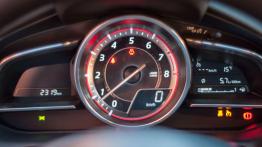 Mazda 2 1.5 Sky-G i-ELOOP - galeria redakcyjna - zestaw wskaźników
