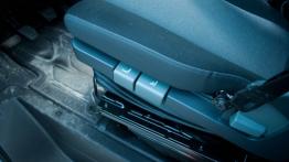 Renault Master Furgon L3H2 2.3 dCi - galeria redakcyjna - sterowanie regulacją foteli