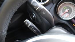 Mercedes CLA Coupe 200 156KM - galeria redakcyjna - manetka do sterowania światłami